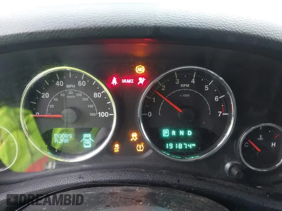 ✅ 2016 Jeep Wrangler Unlimited Black Bear • VIN: 1C4BJWDG0GL145063 • Lot: 44502045. Wystawiony na IAAI z przebiegiem 191 874 mil. Bezpłatny archiwum sprzedaży aukcyjnych z USA i szczegółowy raport historii pojazdu na DreamBid. Zdjęcie 7.