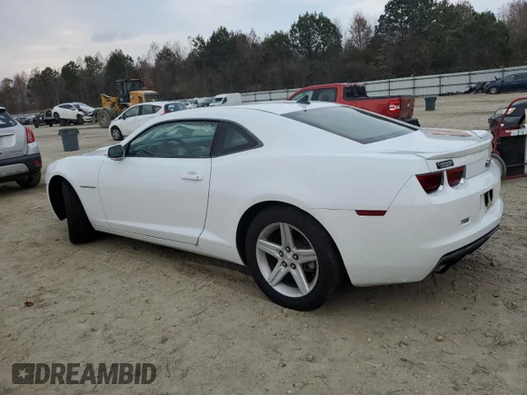 ✅ 2012 Chevrolet Camaro 1LS • VIN: 2G1FE1E31C9121966 • Lot: 84464624. Wystawiony na Copart z przebiegiem 143 281 mil. Bezpłatny archiwum sprzedaży aukcyjnych z USA i szczegółowy raport historii pojazdu na DreamBid. Zdjęcie 2.