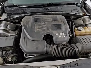 ✅ 2015 Dodge Charger SE • VIN: 2C3CDXBG4FH928648 • Lot: 84612195. Wystawiony na Copart z przebiegiem 149 311 mil. Bezpłatny archiwum sprzedaży aukcyjnych z USA i szczegółowy raport historii pojazdu na DreamBid. Zdjęcie 14.