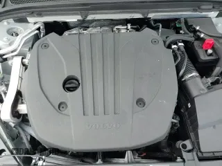 ✅ 2025 Volvo V60 Plus • VIN: YV4L12WK4S2149787 • Lot: 80374195. Wystawiony na Copart z przebiegiem 7 060 mil. Bezpłatny archiwum sprzedaży aukcyjnych z USA i szczegółowy raport historii pojazdu na DreamBid. Zdjęcie 14.