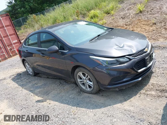 ✅ 2017 Chevrolet Cruze LT • VIN: 1G1BE5SM8H7228444 • Lot: 42378880. Wystawiony na IAAI z przebiegiem 127 251 mil. Bezpłatny archiwum sprzedaży aukcyjnych z USA i szczegółowy raport historii pojazdu na DreamBid. Zdjęcie 1.