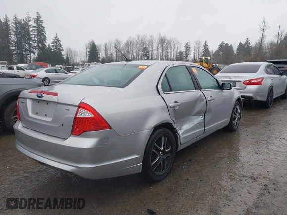 ✅ 2010 Ford Fusion SE • VIN: 3FAHP0HAXAR141709 • Lot: 43918027. Wystawiony na IAAI z przebiegiem 129 531 mil. Bezpłatny archiwum sprzedaży aukcyjnych z USA i szczegółowy raport historii pojazdu na DreamBid. Zdjęcie 6.