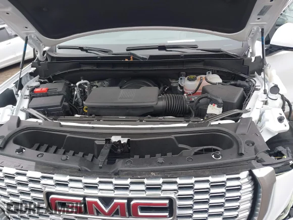 ✅ 2024 GMC Yukon Denali • VIN: 1GKS2DKL4RR386288 • Lot: 41720262. Wystawiony na IAAI z przebiegiem 5 736 mil. Bezpłatny archiwum sprzedaży aukcyjnych z USA i szczegółowy raport historii pojazdu na DreamBid. Zdjęcie 10.