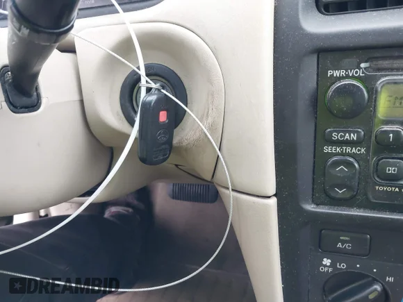 ✅ 2002 Toyota Solara SE • VIN: 2T1CE22P22C000370 • Lot: 41528835. Wystawiony na IAAI z przebiegiem 215 628 mil. Bezpłatny archiwum sprzedaży aukcyjnych z USA i szczegółowy raport historii pojazdu na DreamBid. Zdjęcie 11.