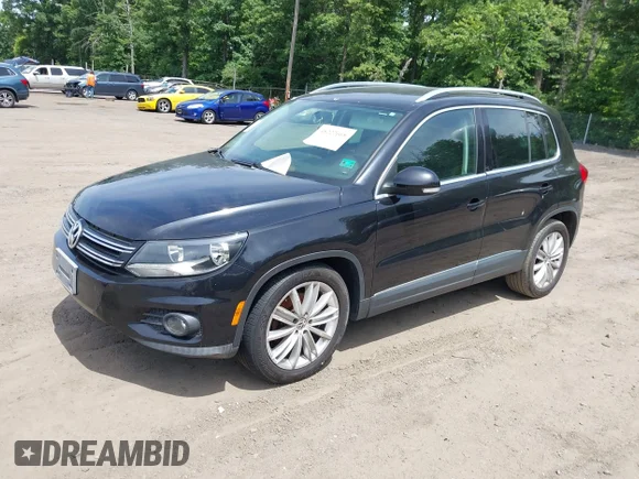 ✅ 2012 Volkswagen Tiguan S • VIN: WVGBV7AX7CW542210 • Lot: 45222665. Wystawiony na IAAI z przebiegiem Nie podano. Bezpłatny archiwum sprzedaży aukcyjnych z USA i szczegółowy raport historii pojazdu na DreamBid. Zdjęcie 2.