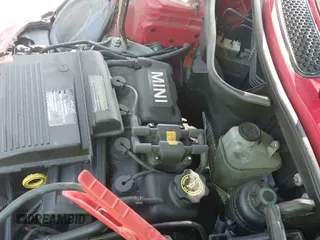 ✅ 2008 MINI Convertible • VIN: WMWRF33588TG18627 • Lot: 43282938. Wystawiony na IAAI z przebiegiem 79 246 mil. Bezpłatny archiwum sprzedaży aukcyjnych z USA i szczegółowy raport historii pojazdu na DreamBid. Zdjęcie 13.