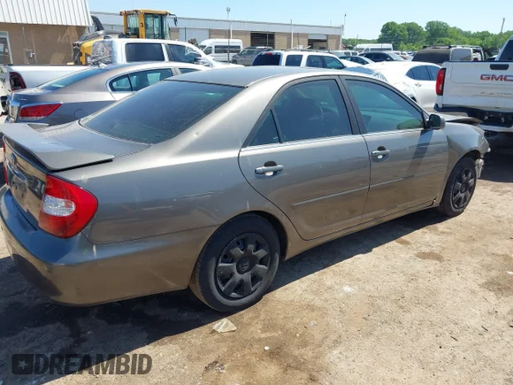 ✅ 2003 Toyota Camry LE • VIN: 4T1BE32KX3U678919 • Lot: 45097436. Wystawiony na IAAI z przebiegiem 270 732 mil. Bezpłatny archiwum sprzedaży aukcyjnych z USA i szczegółowy raport historii pojazdu na DreamBid. Zdjęcie 4.