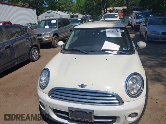 ✅ 2013 MINI Hardtop • VIN: WMWSU3C55DT685734 • Lot: 45164238. Wystawiony na IAAI z przebiegiem 84 045 mil. Bezpłatny archiwum sprzedaży aukcyjnych z USA i szczegółowy raport historii pojazdu na DreamBid. Zdjęcie 6.