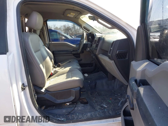 ✅ 2016 Ford F-150 XL • VIN: 1FTMF1C85GKD36989 • Lot: 44336874. Wystawiony na IAAI z przebiegiem 156 877 mil. Bezpłatny archiwum sprzedaży aukcyjnych z USA i szczegółowy raport historii pojazdu na DreamBid. Zdjęcie 5.