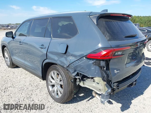 ✅ 2024 Toyota Highlander Limited • VIN: 5TDAAAA55RS015301 • Lot: 43239134. Wystawiony na IAAI z przebiegiem 14 113 mil. Bezpłatny archiwum sprzedaży aukcyjnych z USA i szczegółowy raport historii pojazdu na DreamBid. Zdjęcie 6.