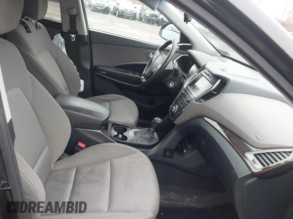 ✅ 2017 Hyundai Santa Fe SE • VIN: KM8SM4HF8HU213565 • Lot: 44548743. Wystawiony na IAAI z przebiegiem 141 260 mil. Bezpłatny archiwum sprzedaży aukcyjnych z USA i szczegółowy raport historii pojazdu na DreamBid. Zdjęcie 5.