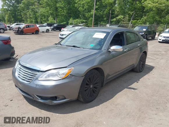 ✅ 2012 Chrysler 200 Limited • VIN: 1C3CCBCG0CN315496 • Лот: 45121720. Опубліковано раніше на IAAI з пробігом 167 000 миль. Безкоштовний доступ до архіву аукціонних продажів зі США та докладний звіт про історію автомобіля на DreamBid. Зображення 2.