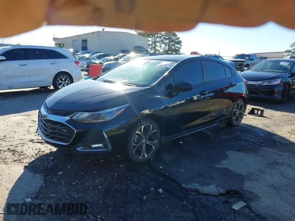 ✅ 2019 Chevrolet Cruze LT • VIN: 3G1BE6SM9KS537564 • Lot: 43989798. Wystawiony na IAAI z przebiegiem 106 074 mil. Bezpłatny archiwum sprzedaży aukcyjnych z USA i szczegółowy raport historii pojazdu na DreamBid. Zdjęcie 2.