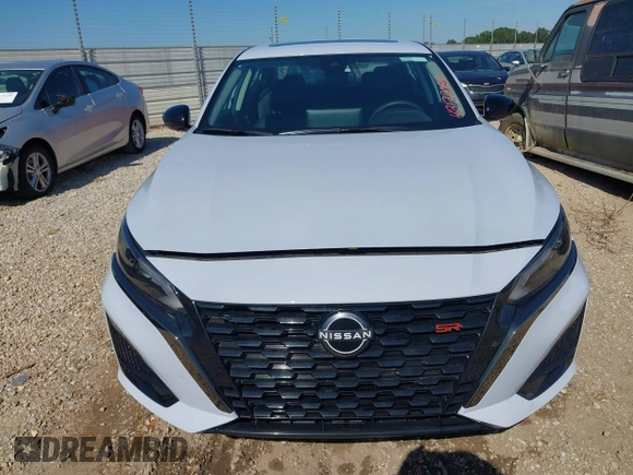 ✅ 2025 Nissan Altima SR • VIN: 1N4BL4CW5SN357158 • Lot: 43172000. Wystawiony na IAAI z przebiegiem 13 613 mil. Bezpłatny archiwum sprzedaży aukcyjnych z USA i szczegółowy raport historii pojazdu na DreamBid. Zdjęcie 6.