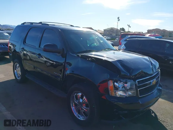 ✅ 2013 Chevrolet Tahoe LS • VIN: 1GNSKAE06DR114305 • Lot: 44434239. Wystawiony na IAAI z przebiegiem 121 726 mil. Bezpłatny archiwum sprzedaży aukcyjnych z USA i szczegółowy raport historii pojazdu na DreamBid. Zdjęcie 1.