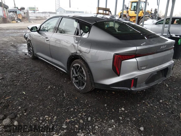 ✅ 2025 Kia K4 GT-Line • VIN: 3KPFW4DE5SE175313 • Lot: 44510900. Wystawiony na IAAI z przebiegiem Nie podano. Bezpłatny archiwum sprzedaży aukcyjnych z USA i szczegółowy raport historii pojazdu na DreamBid. Zdjęcie 3.