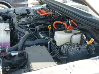 ✅ 2025 Toyota Land Cruiser 1958 Edition • VIN: JTEABFAJ9S5013243 • Lot: 43076471. Wystawiony na IAAI z przebiegiem 19 813 mil. Bezpłatny archiwum sprzedaży aukcyjnych z USA i szczegółowy raport historii pojazdu na DreamBid. Zdjęcie 25.