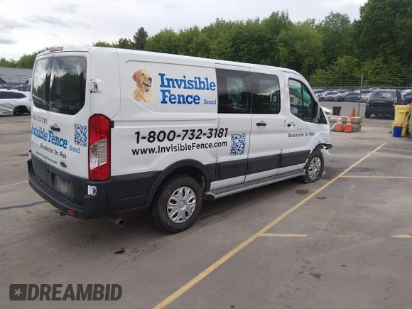 ✅ 2023 Ford Transit Cargo • VIN: 1FTBR1Y83PKA93335 • Lot: 45191237. Wystawiony na IAAI z przebiegiem 43 673 mil. Bezpłatny archiwum sprzedaży aukcyjnych z USA i szczegółowy raport historii pojazdu na DreamBid. Zdjęcie 4.