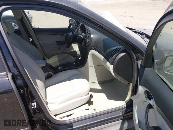 ✅ 2003 Saab 9-3 Linear • VIN: YS3FB49S631046925 • Lot: 45292519. Listed on IAAI with 189,275 mi. Free auction sales archive from the USA and detailed vehicle history report at DreamBid. Image 5.
