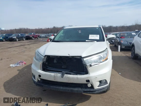 ✅ 2015 Toyota Highlander XLE • VIN: 5TDJKRFH9FS218590 • Lot: 44483306. Wystawiony na IAAI z przebiegiem 140 800 mil. Bezpłatny archiwum sprzedaży aukcyjnych z USA i szczegółowy raport historii pojazdu na DreamBid. Zdjęcie 6.