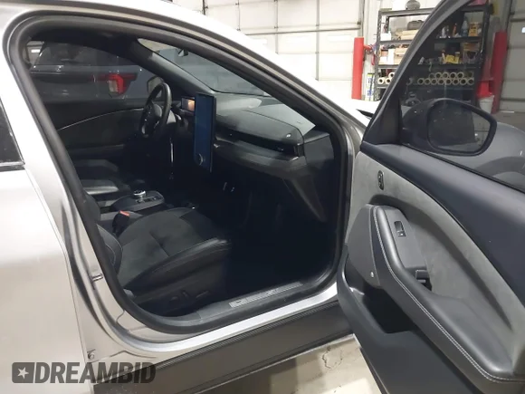 ✅ 2021 Ford Mustang Mach-E GT • VIN: 3FMTK4SX3MME03400 • Lot: 41406762. Wystawiony na IAAI z przebiegiem 34 256 mil. Bezpłatny archiwum sprzedaży aukcyjnych z USA i szczegółowy raport historii pojazdu na DreamBid. Zdjęcie 5.