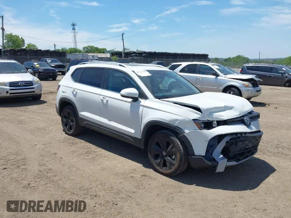 ✅ 2025 Volkswagen Taos SE • VIN: 3VVEC7B21SM026063 • Лот: 45311119. Опубликован ранее на IAAI с пробегом 4 337 миль. Бесплатный доступ к архиву аукционных продаж из США и подробный отчёт об истории автомобиля на DreamBid. Изображение 1.