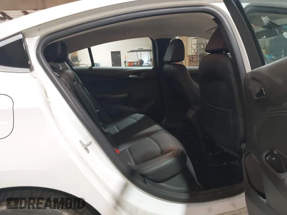 ✅ 2018 Chevrolet Cruze Premier • VIN: 1G1BF5SM3J7200649 • Lot: 44603703. Wystawiony na IAAI z przebiegiem 84 067 mil. Bezpłatny archiwum sprzedaży aukcyjnych z USA i szczegółowy raport historii pojazdu na DreamBid. Zdjęcie 8.