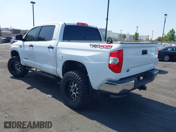 ✅ 2015 Toyota Tundra SR5 • VIN: 5TFDY5F18FX457842 • Lot: 42587799. Wystawiony na IAAI z przebiegiem 267 766 mil. Bezpłatny archiwum sprzedaży aukcyjnych z USA i szczegółowy raport historii pojazdu na DreamBid. Zdjęcie 3.
