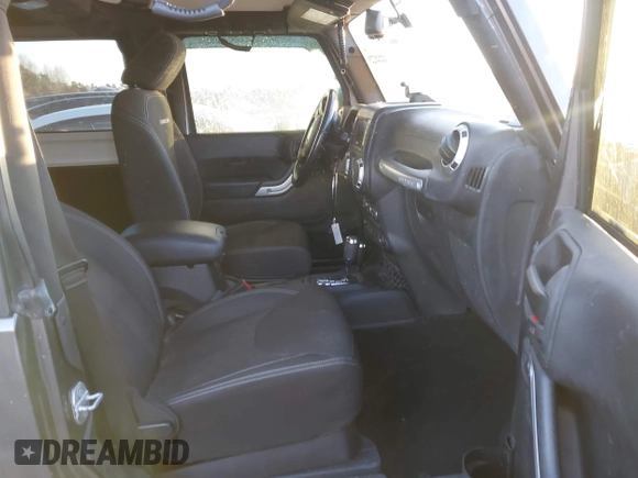 ✅ 2016 Jeep Wrangler Rubicon • VIN: 1C4BJWCG6GL174598 • Lot: 44048229. Wystawiony na IAAI z przebiegiem 56 114 mil. Bezpłatny archiwum sprzedaży aukcyjnych z USA i szczegółowy raport historii pojazdu na DreamBid. Zdjęcie 5.