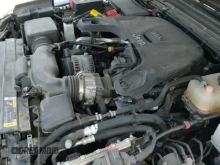 ✅ 2021 Jeep Gladiator High Altitude • VIN: 1C6HJTFGXML534303 • Lot: 42542102. Wystawiony na IAAI z przebiegiem 53 845 mil. Bezpłatny archiwum sprzedaży aukcyjnych z USA i szczegółowy raport historii pojazdu na DreamBid. Zdjęcie 12.