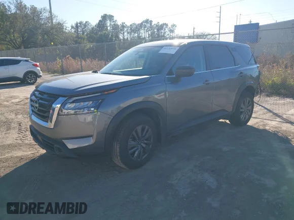 ✅ 2025 Nissan Pathfinder S • VIN: 5N1DR3AAXSC269877 • Lot: 44239550. Wystawiony na IAAI z przebiegiem 9 590 mil. Bezpłatny archiwum sprzedaży aukcyjnych z USA i szczegółowy raport historii pojazdu na DreamBid. Zdjęcie 2.