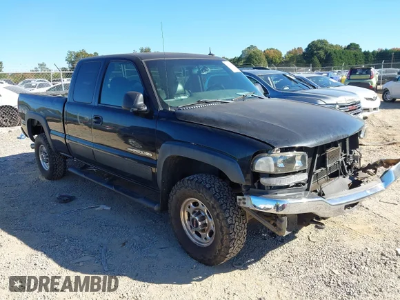 ✅ 2003 GMC Sierra 2500HD SLE • VIN: 1GTHC29U13Z220145 • Lot: 43467485. Listed on IAAI with 189,867 mi. Free auction sales archive from the USA and detailed vehicle history report at DreamBid. Image 1.