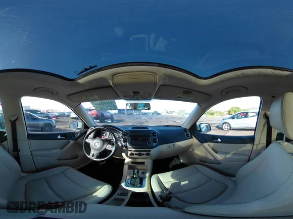 ✅ 2015 Volkswagen Tiguan S • VIN: WVGAV7AX3FW605755 • Lot: 44135228. Wystawiony na IAAI z przebiegiem 79 736 mil. Bezpłatny archiwum sprzedaży aukcyjnych z USA i szczegółowy raport historii pojazdu na DreamBid. Zdjęcie 18.