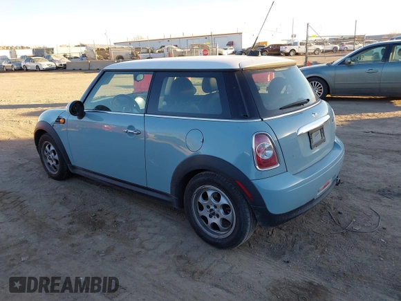 ✅ 2013 MINI Hardtop • VIN: WMWSU3C52DT374374 • Lot: 44113662. Wystawiony na IAAI z przebiegiem 85 075 mil. Bezpłatny archiwum sprzedaży aukcyjnych z USA i szczegółowy raport historii pojazdu na DreamBid. Zdjęcie 3.