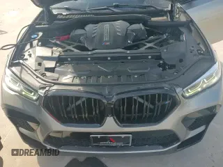 ✅ 2021 BMW X6 M • VIN: 5YMCY0C04M9E35939 • Lot: 53091075. Wystawiony na Copart z przebiegiem 53 116 mil. Bezpłatny archiwum sprzedaży aukcyjnych z USA i szczegółowy raport historii pojazdu na DreamBid. Zdjęcie 16.