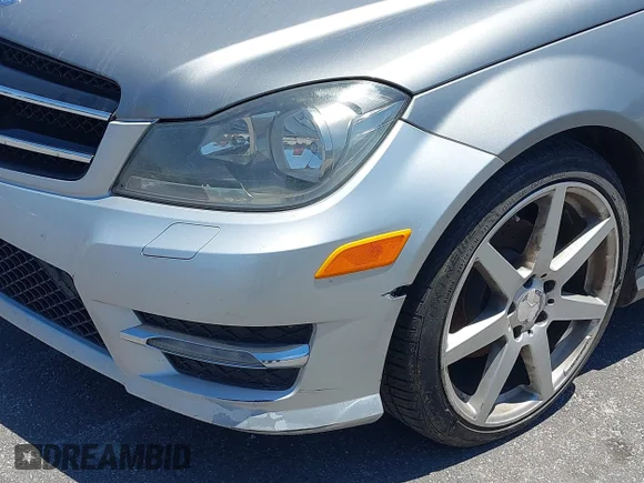 ✅ 2012 Mercedes-Benz C 250 • VIN: WDDGJ4HB6CF802861 • Лот: 45282176. Опубліковано раніше на IAAI з пробігом 168 748 миль. Безкоштовний доступ до архіву аукціонних продажів зі США та докладний звіт про історію автомобіля на DreamBid. Зображення 6.