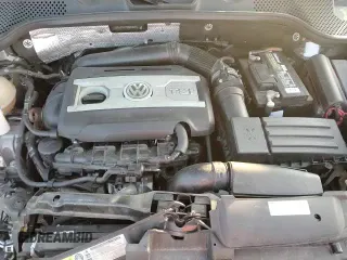 ✅ 2013 Volkswagen Beetle Turbo • VIN: 3VW467AT1DM652255 • Лот: 87153314. Опубликован ранее на Copart с пробегом 86 298 миль. Бесплатный доступ к архиву аукционных продаж из США и подробный отчёт об истории автомобиля на DreamBid. Изображение 13.