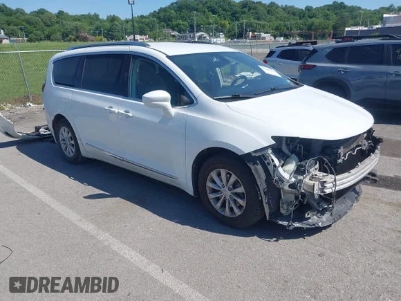✅ 2019 Chrysler Pacifica Touring L • VIN: 2C4RC1BG2KR700660 • Lot: 45089963. Listed on IAAI with 164,146 mi. Free auction sales archive from the USA and detailed vehicle history report at DreamBid. Image 1.