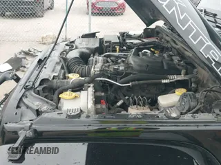 ✅ 2017 Jeep Wrangler Unlimited Sahara • VIN: 1C4BJWEG3HL692408 • Lot: 43073520. Listed on IAAI with 141,798 mi. Free auction sales archive from the USA and detailed vehicle history report at DreamBid. Image 19.