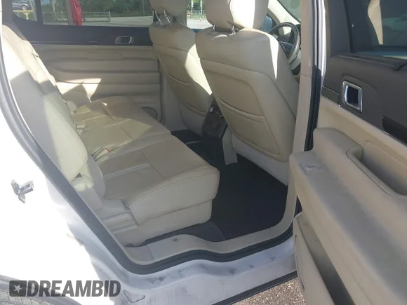 ✅ 2016 Lincoln MKT • VIN: 2LMHJ5FK5GBL00390 • Lot: 45387526. Wystawiony na IAAI z przebiegiem 176 073 mil. Bezpłatny archiwum sprzedaży aukcyjnych z USA i szczegółowy raport historii pojazdu na DreamBid. Zdjęcie 8.