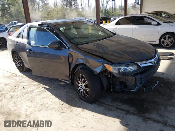 ✅ 2014 Toyota Camry L • VIN: 4T4BF1FK6ER431756 • Lot: 45018766. Wystawiony na IAAI z przebiegiem 230 553 mil. Bezpłatny archiwum sprzedaży aukcyjnych z USA i szczegółowy raport historii pojazdu na DreamBid. Zdjęcie 1.