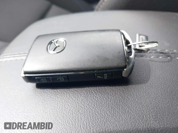 ✅ 2025 Mazda CX-30 S • VIN: 3MVDMBAM2SM825815 • Lot: 43047312. Wystawiony na IAAI z przebiegiem 1 782 mil. Bezpłatny archiwum sprzedaży aukcyjnych z USA i szczegółowy raport historii pojazdu na DreamBid. Zdjęcie 11.