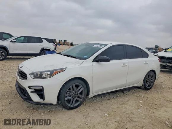 ✅ 2021 Kia Forte GT-Line • VIN: 3KPF34AD5ME405116 • Lot: 45446666. Wystawiony na Copart z przebiegiem 81 237 mil. Bezpłatny archiwum sprzedaży aukcyjnych z USA i szczegółowy raport historii pojazdu na DreamBid. Zdjęcie 1.