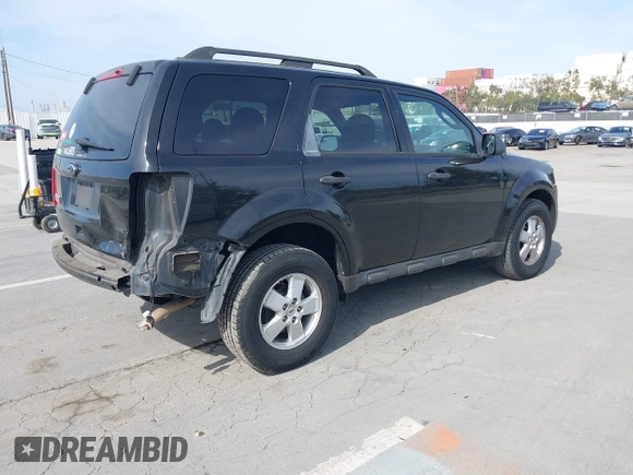 ✅ 2011 Ford Escape XLT • VIN: 1FMCU0D78BKA63424 • Lot: 44887673. Wystawiony na IAAI z przebiegiem 218 279 mil. Bezpłatny archiwum sprzedaży aukcyjnych z USA i szczegółowy raport historii pojazdu na DreamBid. Zdjęcie 4.