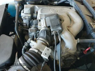 ✅ 1998 BMW 3 Series Z3 1.9 • VIN: 4USCH7323WLE06533 • Lot: 42625674. Wystawiony na IAAI z przebiegiem 102 190 mil. Bezpłatny archiwum sprzedaży aukcyjnych z USA i szczegółowy raport historii pojazdu na DreamBid. Zdjęcie 19.