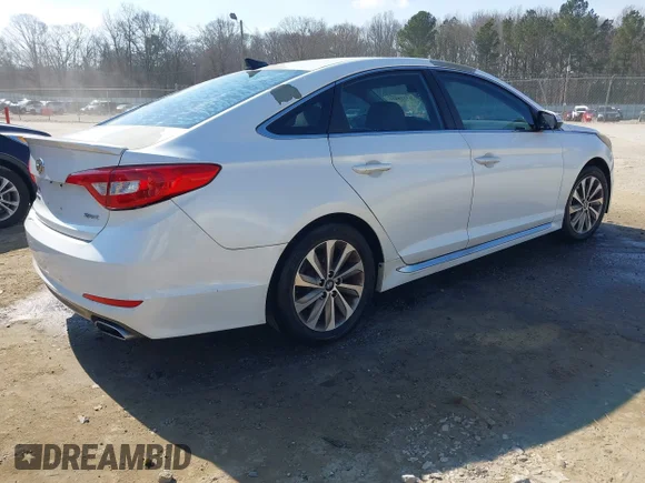 ✅ 2015 Hyundai Sonata Sport • VIN: 5NPE34AF6FH092220 • Lot: 44358420. Wystawiony na IAAI z przebiegiem 179 035 mil. Bezpłatny archiwum sprzedaży aukcyjnych z USA i szczegółowy raport historii pojazdu na DreamBid. Zdjęcie 4.