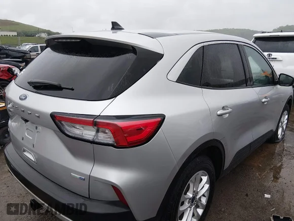 ✅ 2020 Ford Escape SE • VIN: 1FMCU9G67LUB62488 • Lot: 45003318. Listed on IAAI with 54,454 mi. Free auction sales archive from the USA and detailed vehicle history report at DreamBid. Image 4.