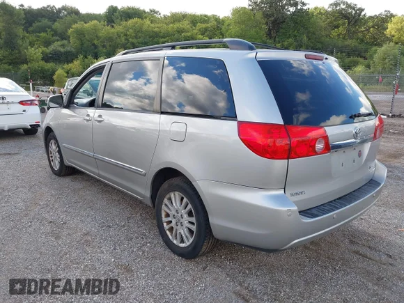 ✅ 2010 Toyota Sienna XLE Limited • VIN: 5TDDK4CCXAS033093 • Lot: 43039781. Wystawiony na IAAI z przebiegiem 131 139 mil. Bezpłatny archiwum sprzedaży aukcyjnych z USA i szczegółowy raport historii pojazdu na DreamBid. Zdjęcie 3.