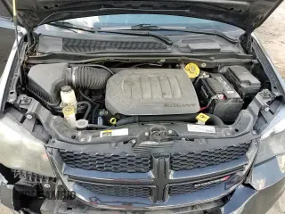 ✅ 2020 Dodge Grand Caravan GT • VIN: 2C4RDGEGXLR198879 • Lot: 70761035. Wystawiony na Copart z przebiegiem 107 976 mil. Bezpłatny archiwum sprzedaży aukcyjnych z USA i szczegółowy raport historii pojazdu na DreamBid. Zdjęcie 16.