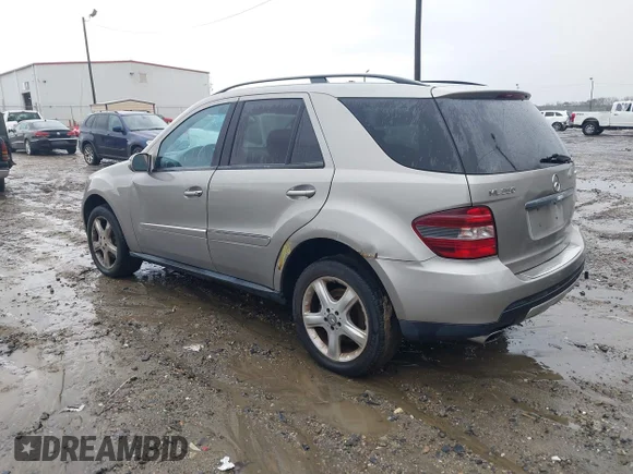 ✅ 2008 Mercedes-Benz M 350 • VIN: 4JGBB86EX8A352248 • Lot: 44477925. Wystawiony na IAAI z przebiegiem 235 207 mil. Bezpłatny archiwum sprzedaży aukcyjnych z USA i szczegółowy raport historii pojazdu na DreamBid. Zdjęcie 3.